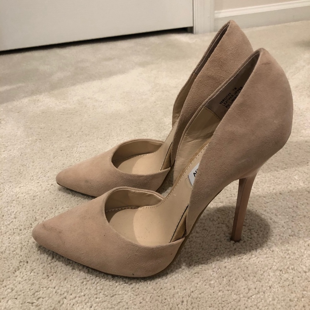Steve Madden suede nude pump